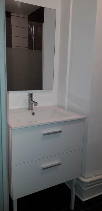 Appart Comme Chez Soi Pusignan Exterior photo